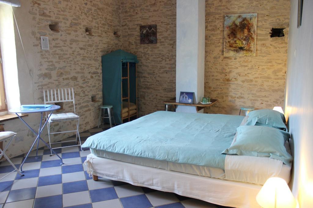 La Bicyclette Fleurie Bed and Breakfast Villemoirieu Habitación foto