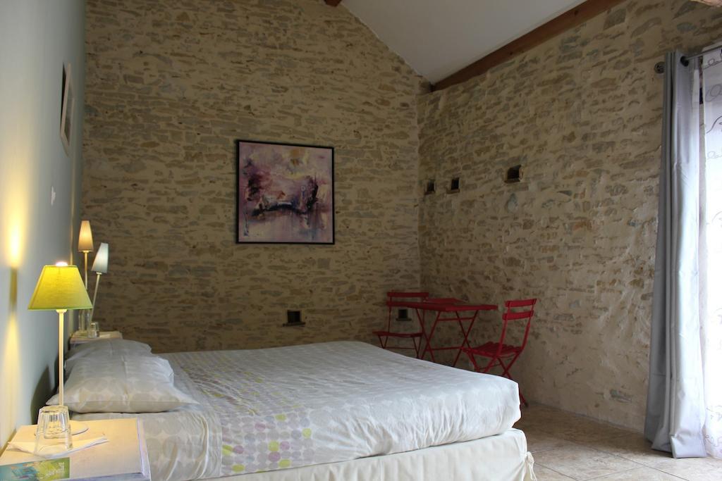 La Bicyclette Fleurie Bed and Breakfast Villemoirieu Habitación foto