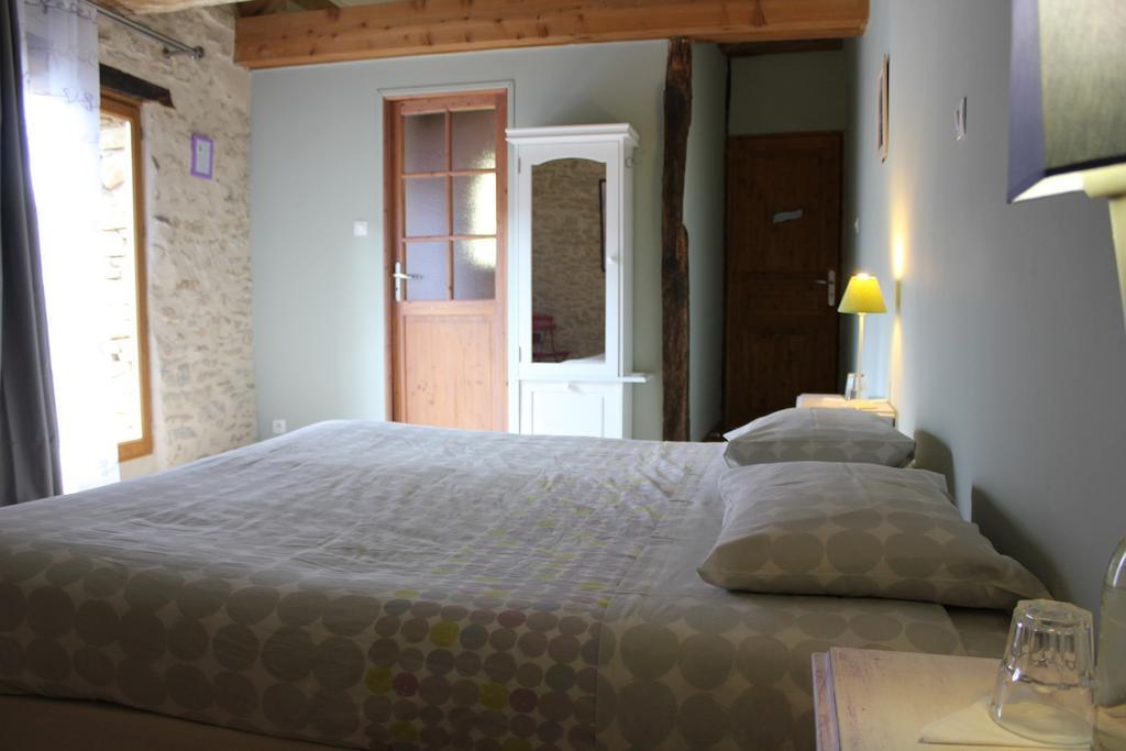 La Bicyclette Fleurie Bed and Breakfast Villemoirieu Habitación foto