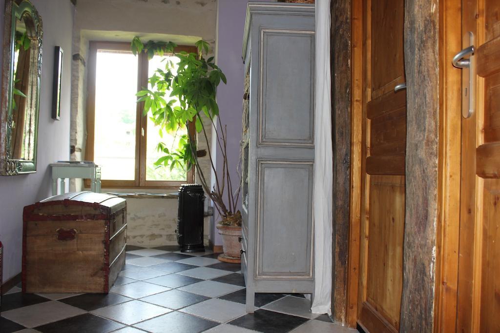 La Bicyclette Fleurie Bed and Breakfast Villemoirieu Exterior foto