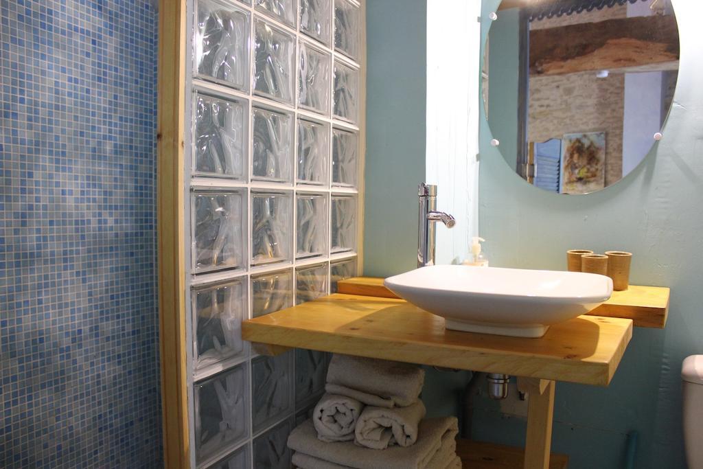 La Bicyclette Fleurie Bed and Breakfast Villemoirieu Habitación foto